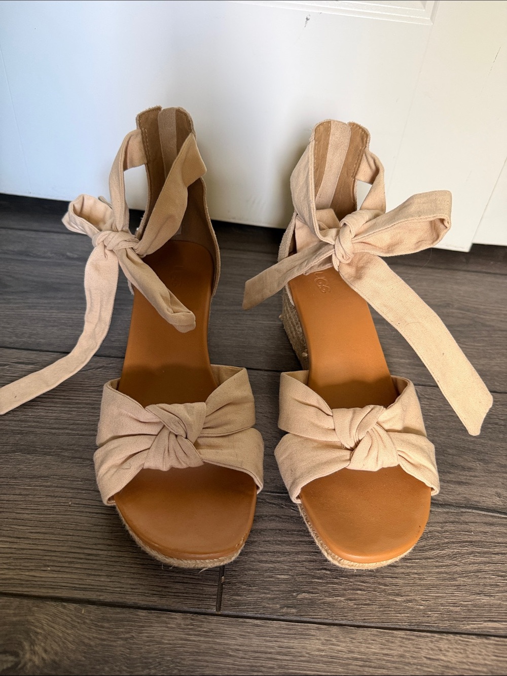 UGG Wedge Espadrille Sandals with Ankle Tie in Beige EUC